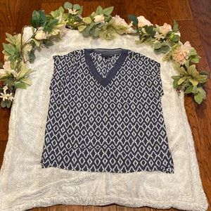 Banana Republic blue and white diamond design blouse size small.